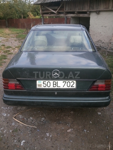 Mercedes E 260 1989, 26,800 km - 0.3 l - Qəbələ