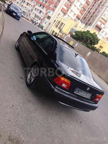 BMW 523 2002, 215,500 km - 2.2 l - Bakı