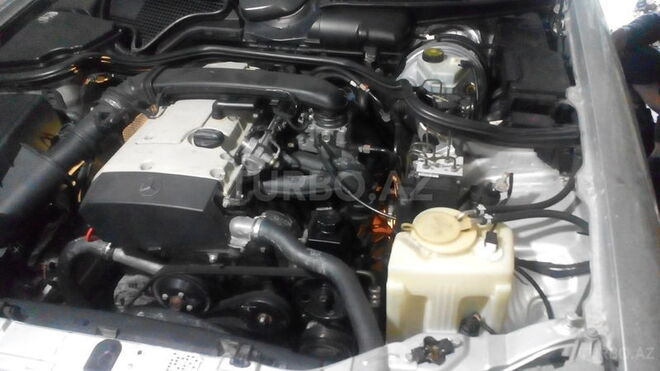 Mercedes E 200 2000, 200,000 km - 0.2 l - Gəncə