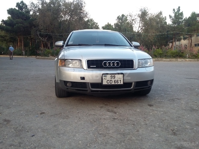 Audi A4 2001, 229,000 km - 1.8 л - Bakı