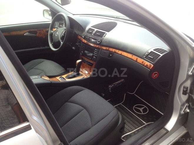 Mercedes E 220 2002, 226,000 km - 2.2 l - Bakı
