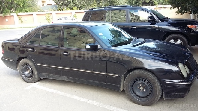 Mercedes E 240 2001, 223,500 km - 2.6 l - Bakı
