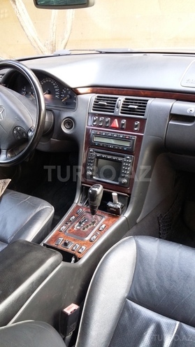 Mercedes E 240 2001, 223,500 km - 2.6 l - Bakı