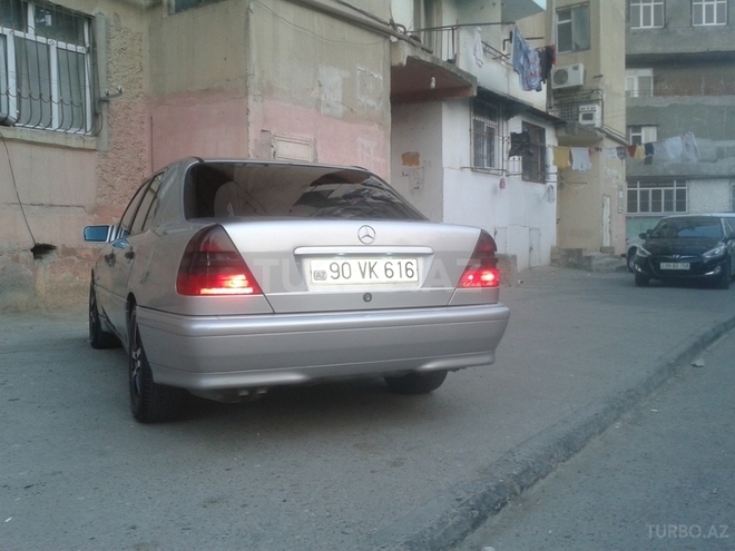 Mercedes C 240 1998, 242,345 km - 2.4 l - Bakı
