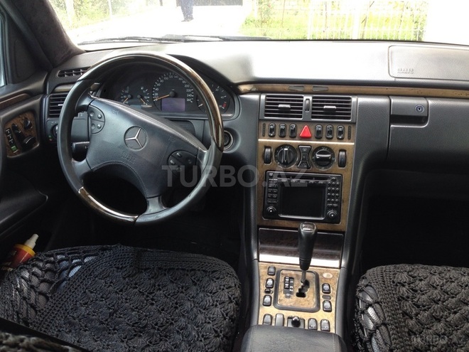 Mercedes E 270 2000, 210,000 km - 2.7 l - Bakı