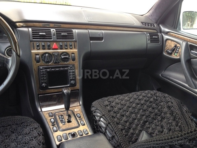Mercedes E 270 2000, 210,000 km - 2.7 l - Bakı