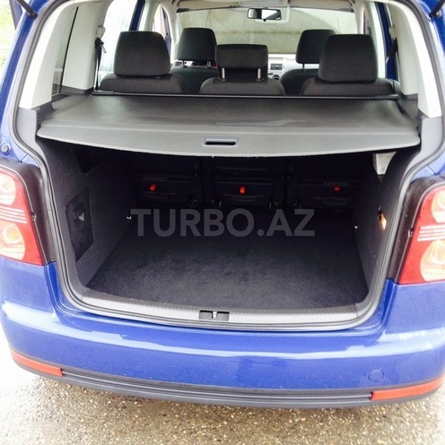 Volkswagen Touran 2007, 220,004 km - 2.0 l - Qusar