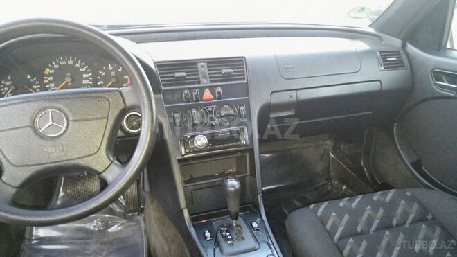 Mercedes E 220 2000, 289,562 km - 2.2 l - Bakı