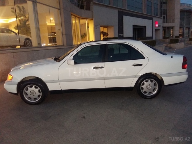 Mercedes C 180 1996, 300,000 km - 1.8 l - Bakı
