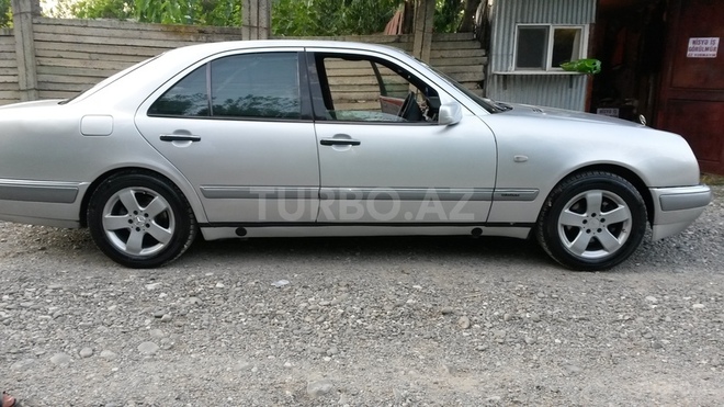 Mercedes E 200 1998, 296,254 km - 2.0 л - Ağdam
