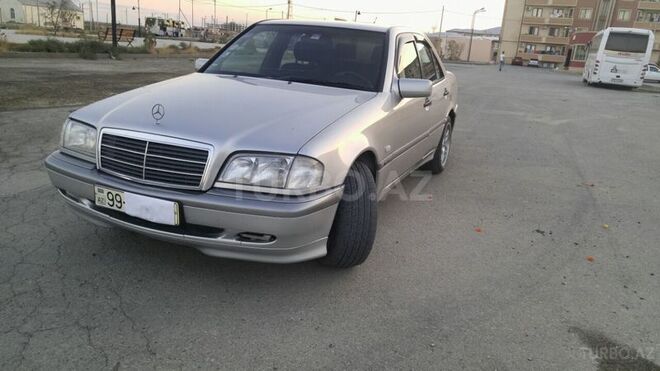 Mercedes E 220 2000, 295,680 km - 2.2 l - Bakı