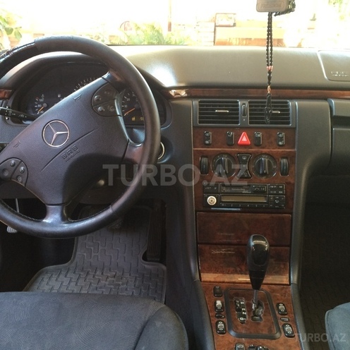 Mercedes E 200 2001, 180,000 km - 2.0 л - Şəmkir