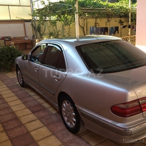 Mercedes E 200 2001, 180,000 km - 2.0 л - Şəmkir