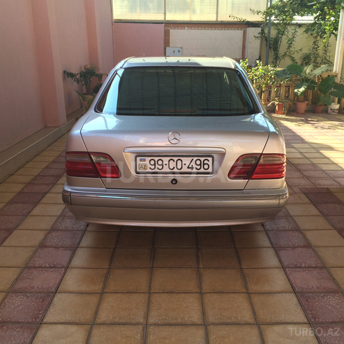 Mercedes E 200 2001, 180,000 km - 2.0 л - Şəmkir
