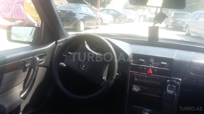 Mercedes C 220 1999, 270,358 km - 2.2 l - Bakı