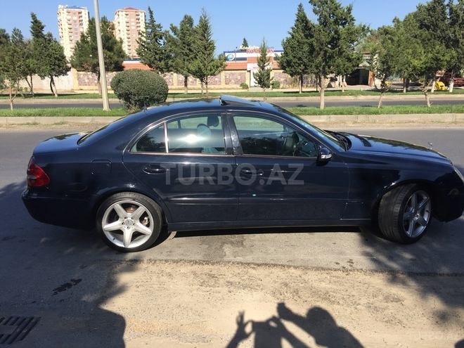Mercedes E 220 2003, 189,700 km - 2.2 l - Bakı