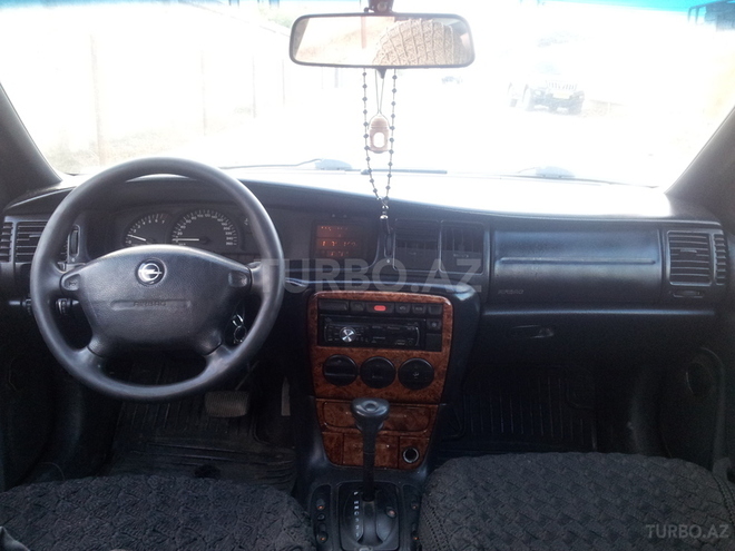 Opel Vectra 1996, 180,000 km - 2.0 l - Bakı