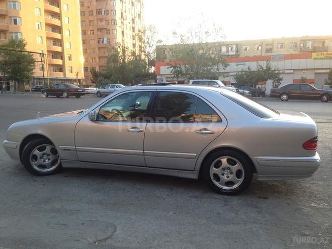 Mercedes E 280 2000, 340,000 km - 2.7 l - Bakı