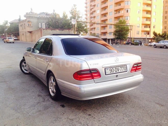 Mercedes E 280 2000, 340,000 km - 2.7 l - Bakı