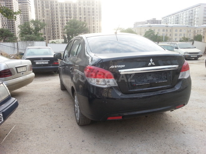 Mitsubishi Attrage 2014, 80,000 km - 1.2 l - Bakı