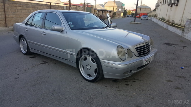 Mercedes E 320 2000, 296,000 km - 3.2 l - Bakı