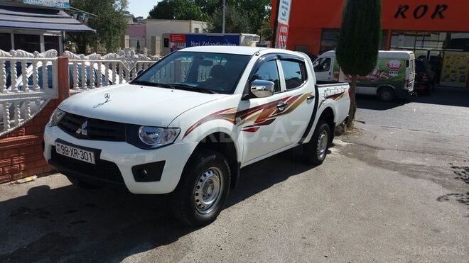 Mitsubishi L200 2013, 68,000 km - 2.5 л - Bakı