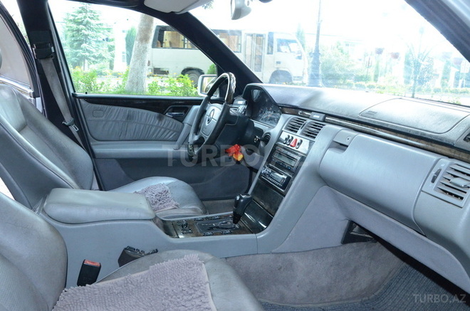 Mercedes E 200 1997, 385,541 km - 2.0 l - Ağcabədi
