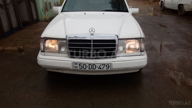 Mercedes E 200 1993, 35,000 km - 2.0 l - Bakı