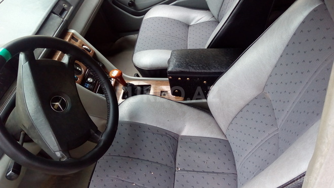 Mercedes E 200 1993, 35,000 km - 2.0 l - Bakı