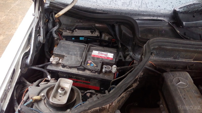 Mercedes E 200 1993, 35,000 km - 2.0 l - Bakı