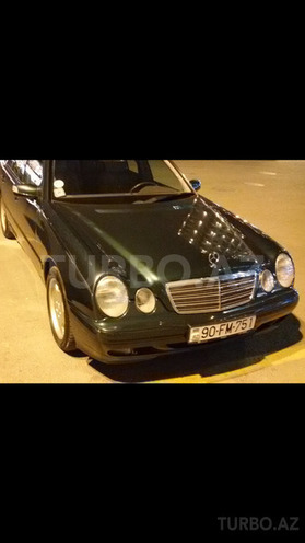 Mercedes E 220 2000, 161,000 km - 2.2 л - Bakı