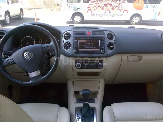 Volkswagen Tiguan 2010, 42,000 km - 2.0 l - Bakı