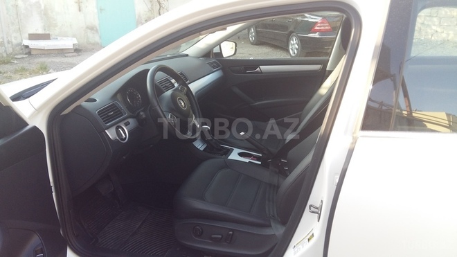 Volkswagen Passat 2013, 69,750 km - 2.5 l - Bakı