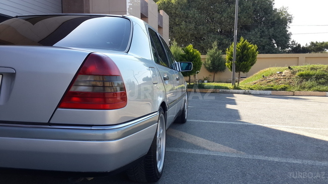 Mercedes C 220 1996, 438,000 km - 2.2 l - Bakı