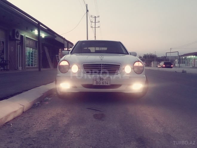 Mercedes E 320 2000, 250,000 km - 3.2 l - Bakı