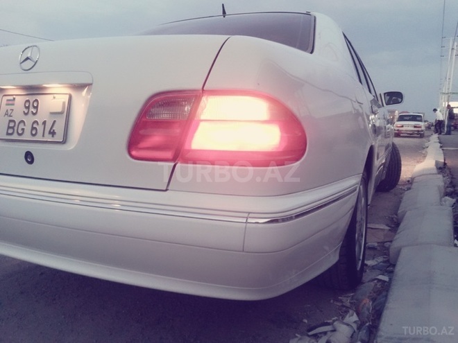 Mercedes E 320 2000, 250,000 km - 3.2 l - Bakı