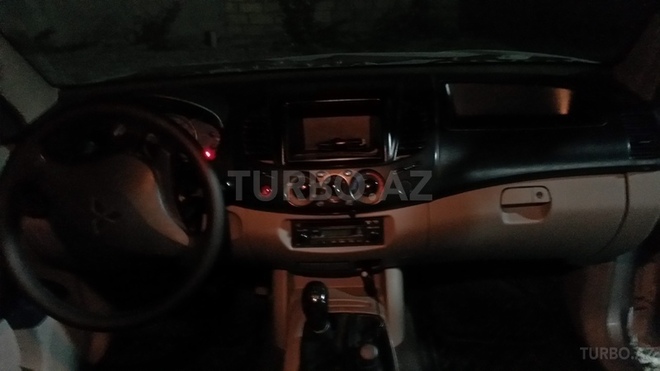 Mitsubishi L200 2008, 122,000 km - 2.5 l - Bakı