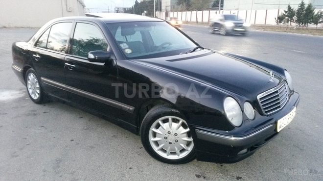 Mercedes E 240 2000, 211,000 km - 2.4 л - Sumqayıt