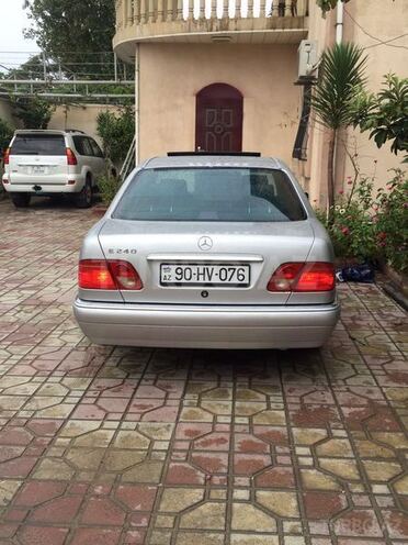 Mercedes E 240 1997, 256,395 km - 2.4 l - Bakı