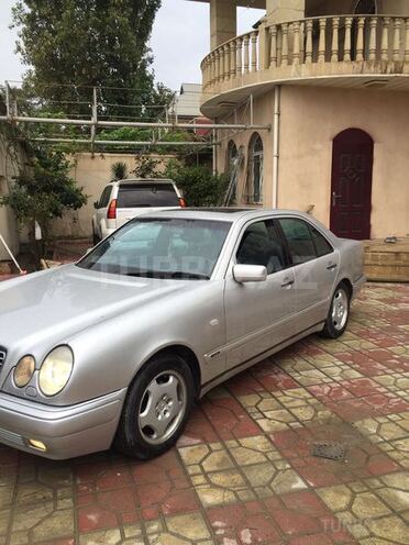 Mercedes E 240 1997, 256,395 km - 2.4 l - Bakı