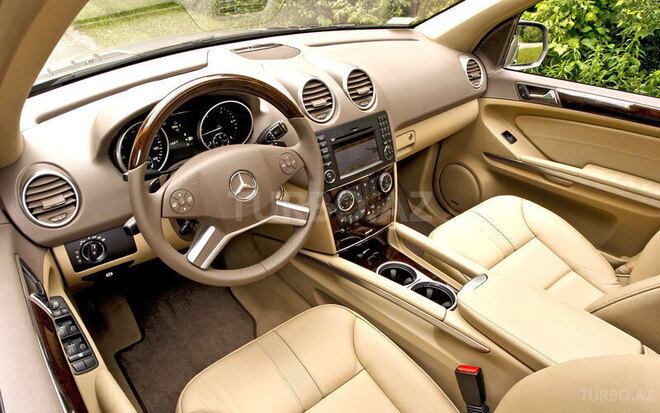 Mercedes ML 350 2010, 82,000 km - 3.5 l - Bakı