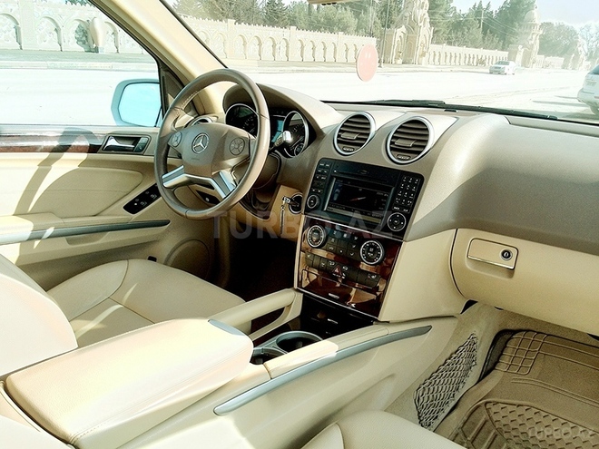 Mercedes ML 350 2010, 82,000 km - 3.5 l - Bakı
