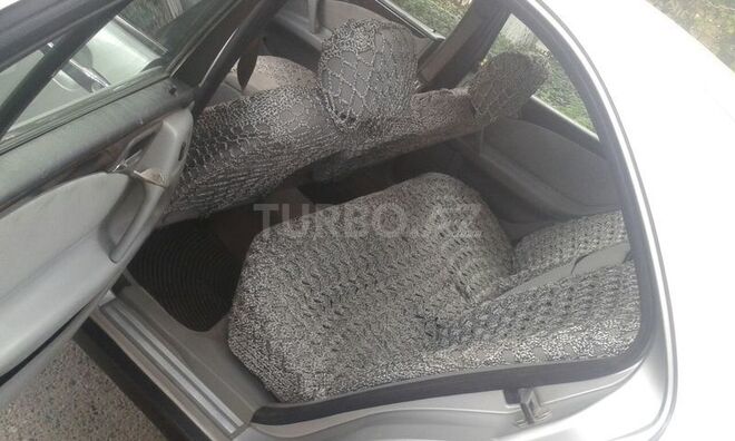 Mercedes E 220 1996, 258,500 km - 2.2 l - Sumqayıt
