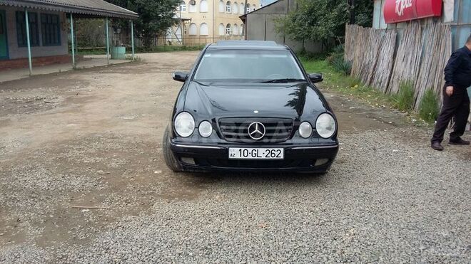 Mercedes E 280 2001, 383,000 km - 2.8 l - Bakı