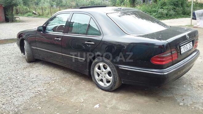 Mercedes E 280 2001, 383,000 km - 2.8 l - Bakı