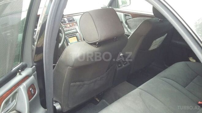Mercedes E 280 2001, 383,000 km - 2.8 l - Bakı