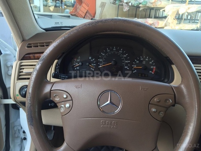 Mercedes E 320 2001, 239,000 km - 3.2 л - Bakı