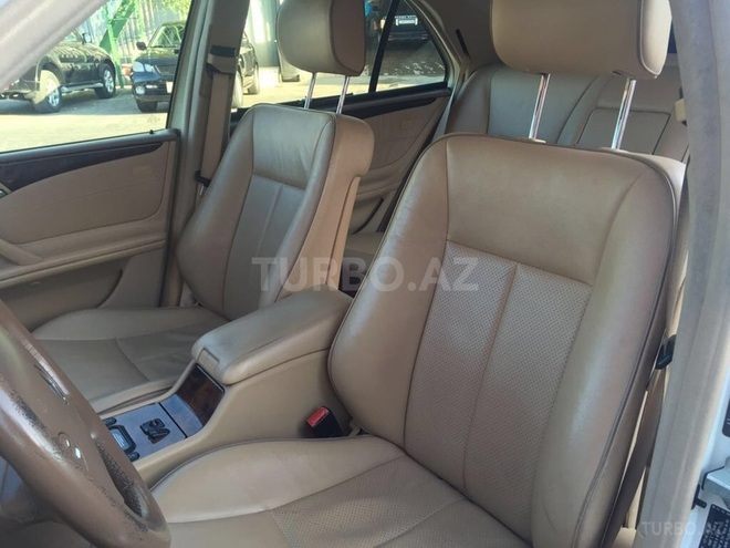 Mercedes E 320 2001, 239,000 km - 3.2 л - Bakı