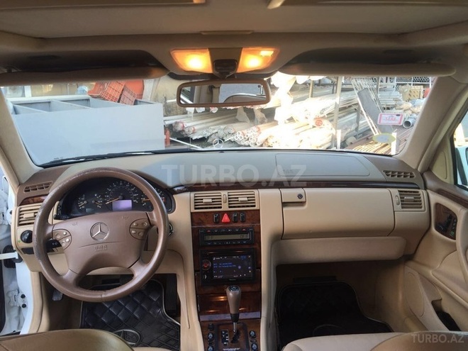 Mercedes E 320 2001, 239,000 km - 3.2 л - Bakı
