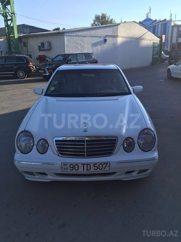 Mercedes E 320 2001, 239,000 km - 3.2 л - Bakı